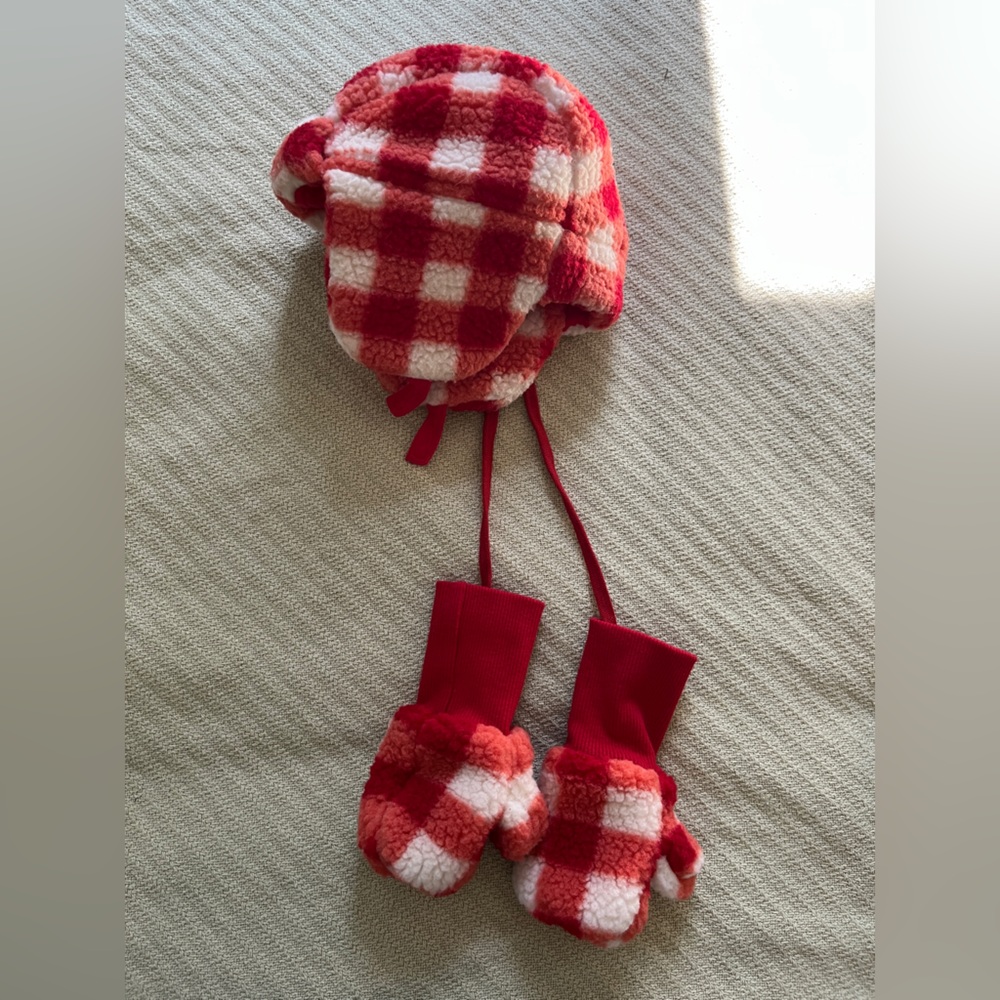Hanna Anderson Winter Hat and Mittens Set